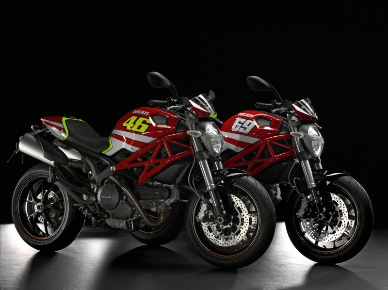 Ducati Monster Art d dicace Rossi et Hayden Pour f ter l'occasion 