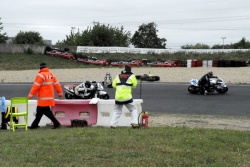 Les commissaires avant les travaux du circuit