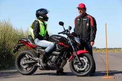 Les épreuves du nouveau permis moto en vidéo