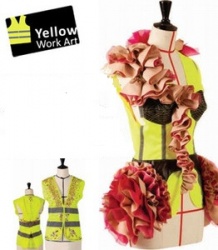 Le gilet jaune entre les mains de créateurs de mode