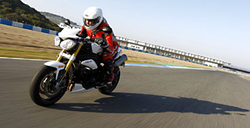 Essai moto Triumph Speed Triple R 1050