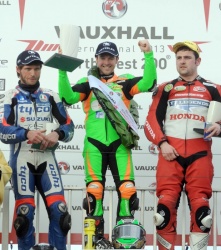 Martin, Seeley et Dunlop sur le podium Supersport de la North West 200