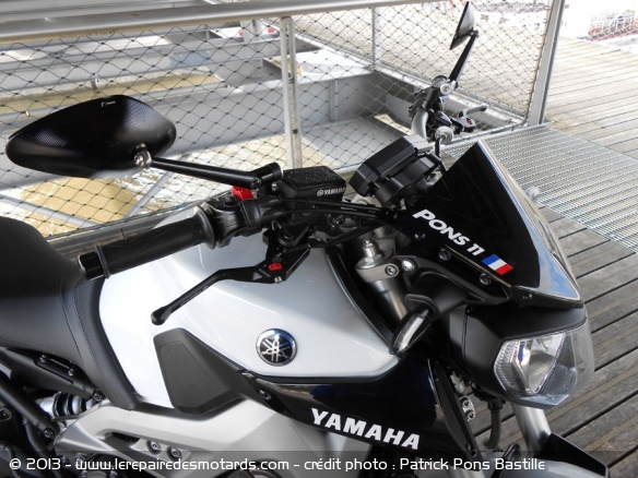Yamaha MT-09 White and Black