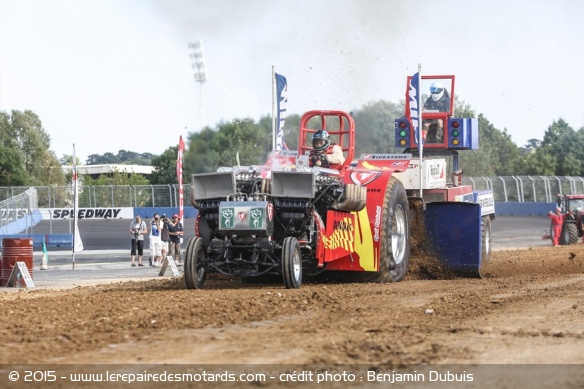 Les spectateurs ont pu voir des monstres de puissance s'affronter lors du Tracteur Pulling