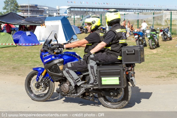 Les anges gardiens de la moto sur une Yamaha Ténéré 1200