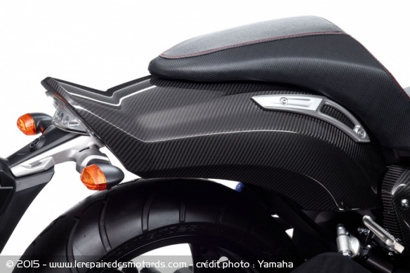 Garde-boue arrière de la Yamaha Vmax Carbon