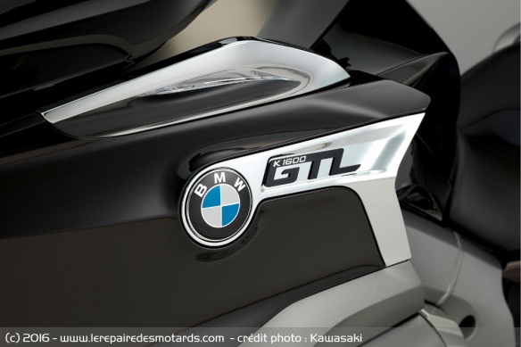 La BMW K 1600 GTL Elegance se pare de chromes
