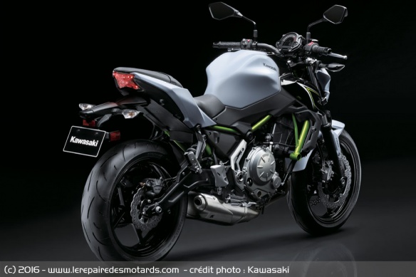 Kawasaki Z650 de derrière