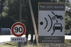 Deux voitures radars privatisées se flashent en Normandie