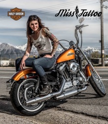 Miss Tattoo roule pour Harley