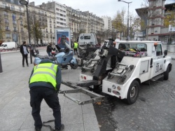 Mondial moto : Paris fait enlever les 2-roues