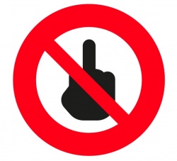 Nouveau panneau routier d'interdiction doigt honneur