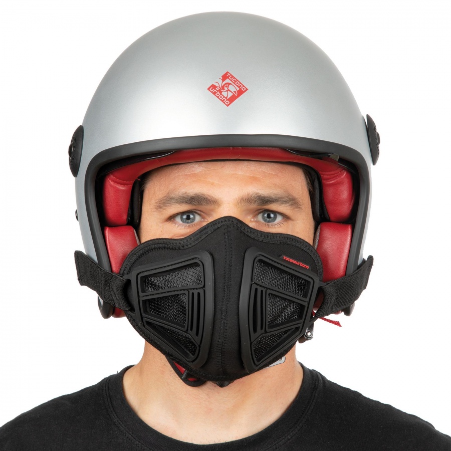 Des masques anti-pollution pour les motards