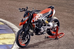 Moto Ducati Hypermotard 950 RVE