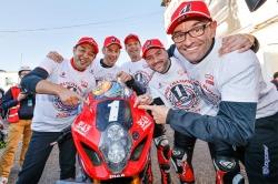 Yoshimura SERT Motul Champion du Monde d'endurance - Crédit photo : Suzuki Racing