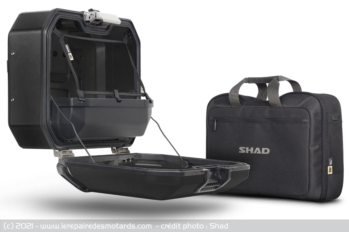 valise moto en aluminium de la la marque shad TERRA TR 47. bagagerie moto  SHAD pas cher equip'moto