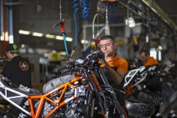 La moto favorable à l'économie - Crédit photo : KTM