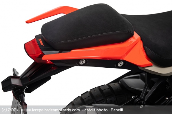 La selle passager de la Benelli TRK 800