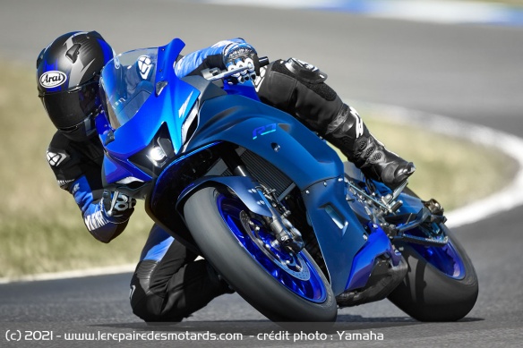 La R7 conserve les codes esthétiques des Supersport Yamaha
