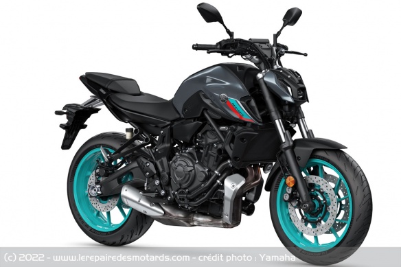 Roadster Yamaha MT-07 Cyan Storm