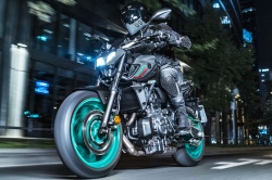 Roadster Yamaha MT-07 2023