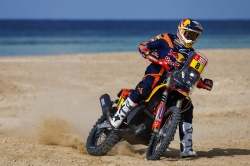 Dakar : Price donne le rythme - Crédit photo : Julien Delfosse / DPPI