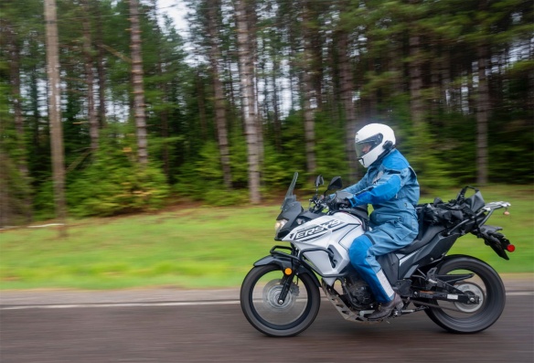 Un tour du monde record à moto par la plus jeune motarde