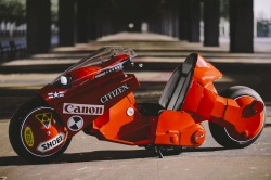 Un prototype roulant de la moto de Kaneda - Crédit photo : Brazo de Hierro