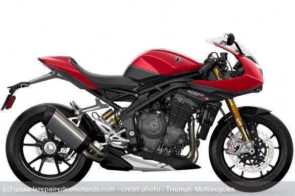 La Triumph Speed Triple 1200 RR La Triumph Speed Triple 1200 RR