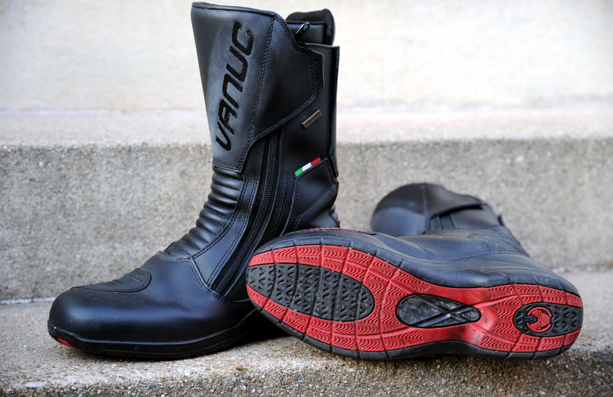 Bottes, chaussures de moto : Basket, bottes moto touring homme et