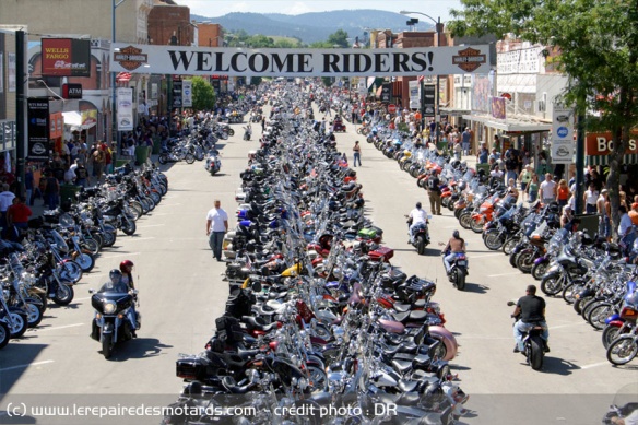 Chaque année depuis 1938, la Main Street de Sturgis laisse place aux bikers