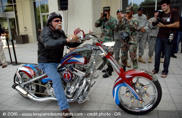 American Chopper, Paul Sr sur moto de patriotes