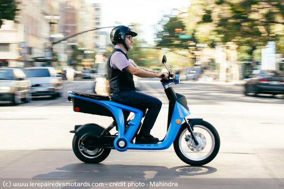 Le scooter électrique GenZe développé par la marque