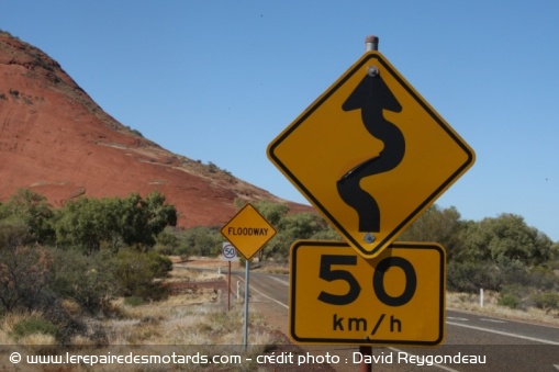 Une route limitée à 50km/h en Australie - Photo : David Reygondeau