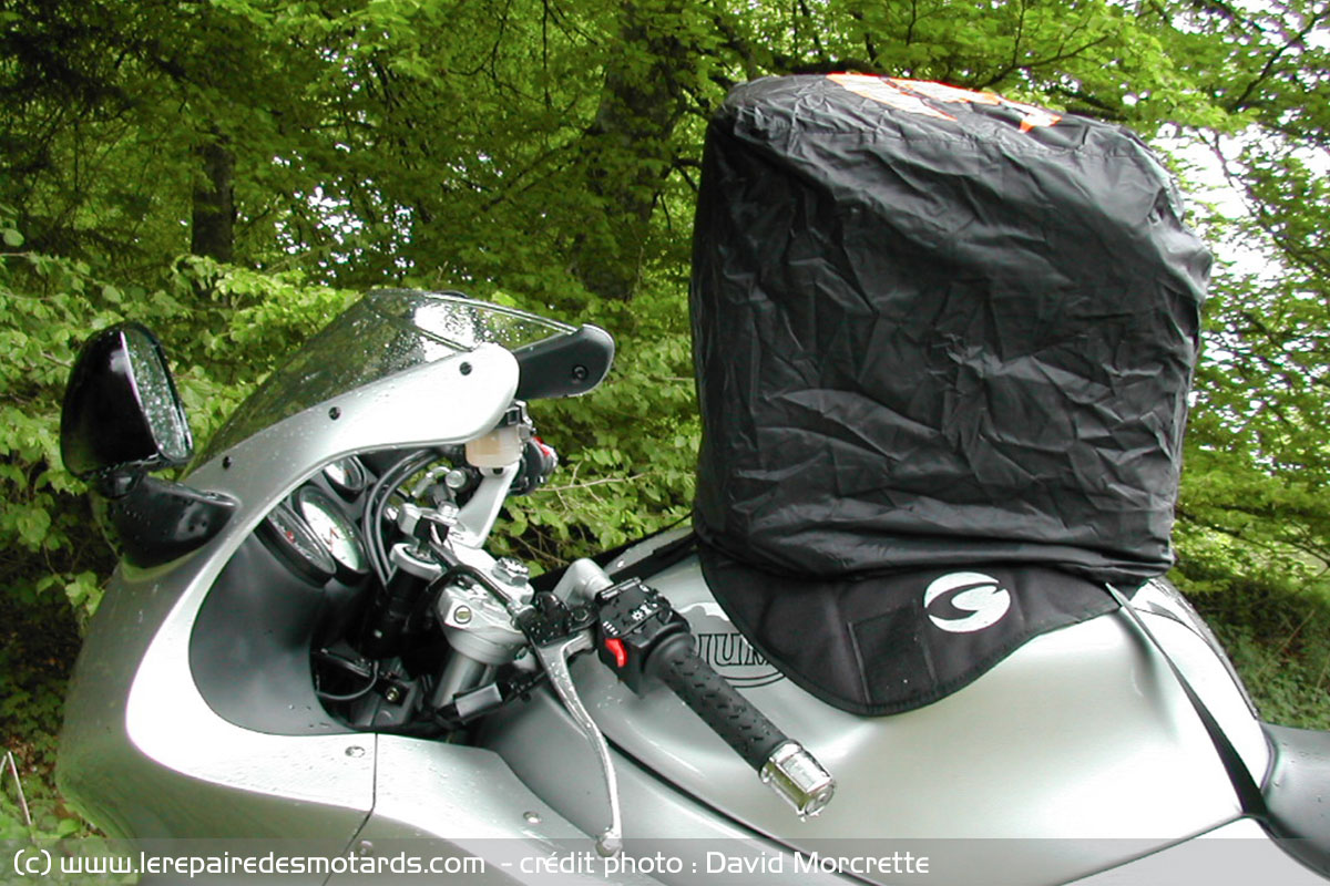 Test sacoche de selle BAGSTER SPIDER : L'anti TOP-CASE universel