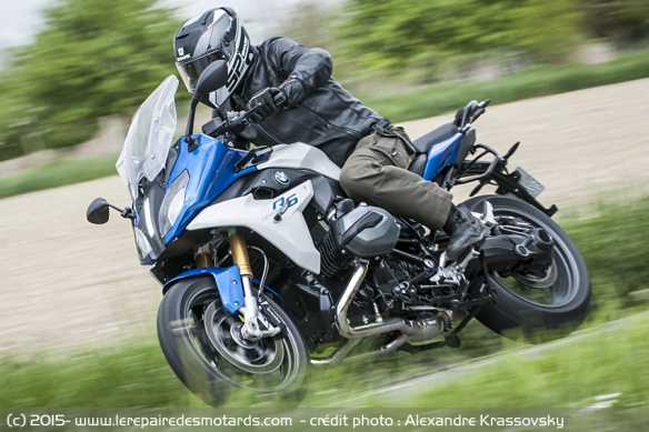 BMW R1200RS sur route