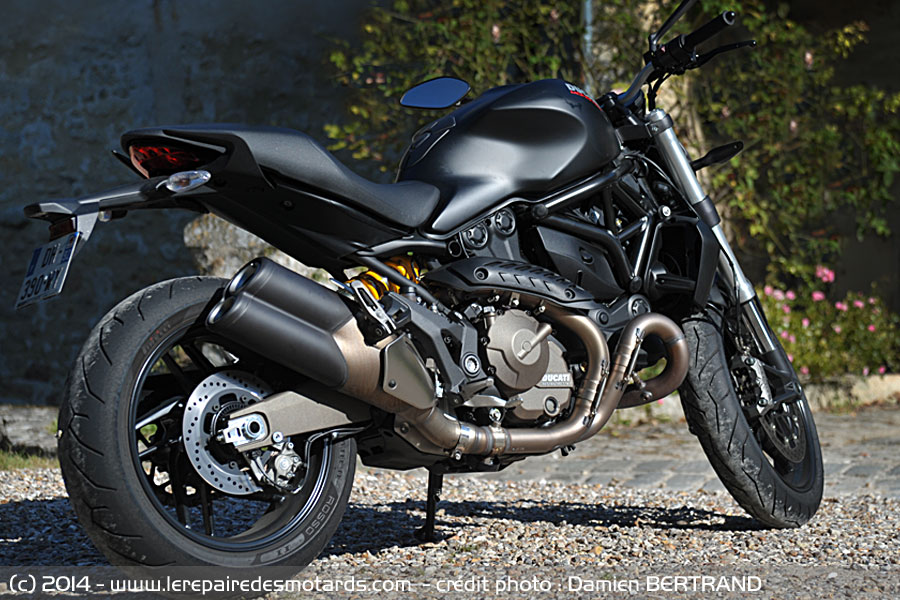 Ducati monster 821 black store
