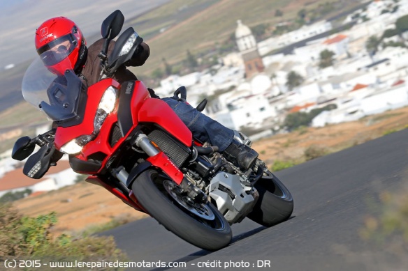 Ducati Multistrada 1200 DVT en ville