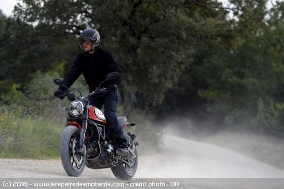 La Ducati Scrambler 800 Icon sur les chemins