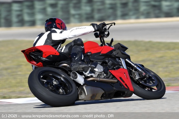 Essai Ducati Streetfighter V2 sur circuit
