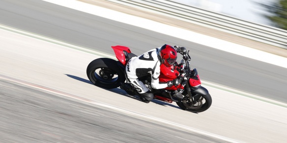 Essai Ducati Streetfighter V2
