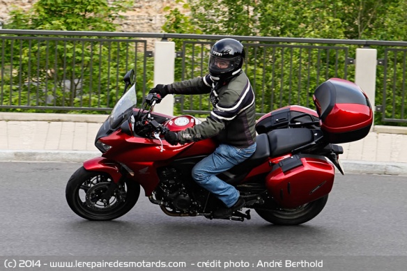 Honda CBF 1000 F sur route