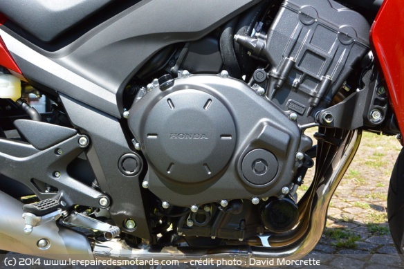 Moteur 4 cylindres Honda CBF 1000 F