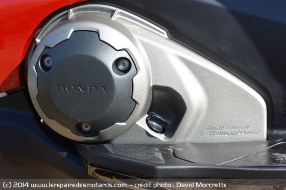 Moteur bicylindre et embrayage DCT Honda Integra 750