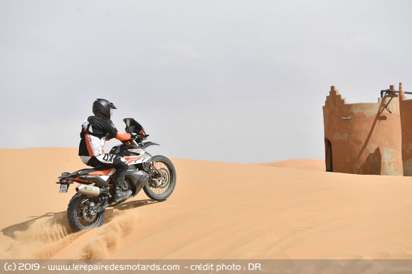 KTM 790 Adventure et Adventure R dans les dunes