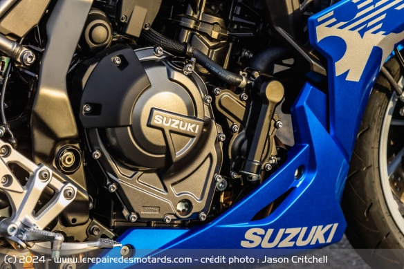 Le moteur bicylindre de 776 cm3 de la Suzuki GSX-R8