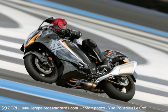 Cap sur le circuit Paul Ricard pour pousser la Suzuki