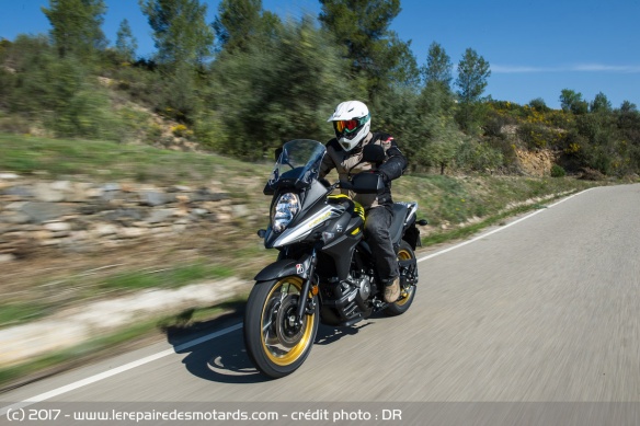 La V-Strom 650 XT en ligne droite