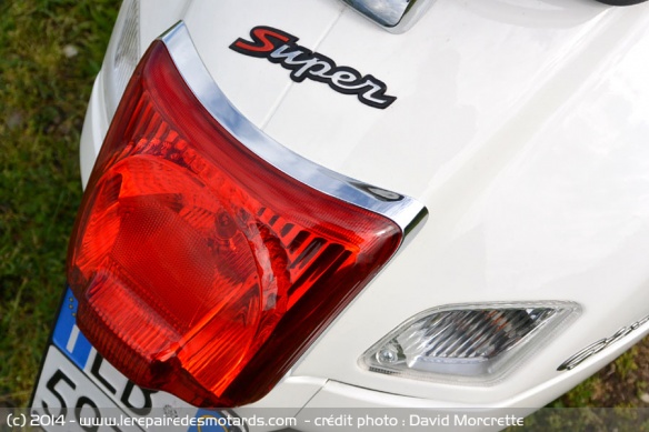 Feu arrière Vespa GTS 300 Super