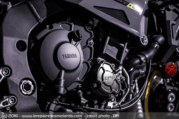 4 cylindres Yamaha MT-10